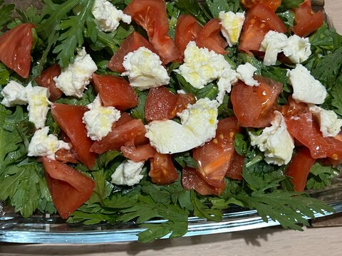 春菊とモッツァレラチーズのサラダ